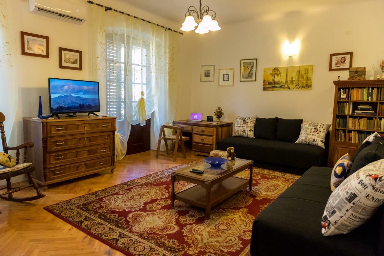 Noemi City Apartments Пула Экстерьер фото