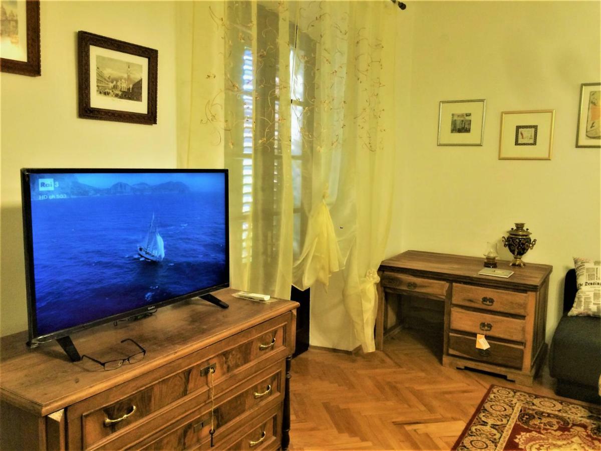 Noemi City Apartments Пула Экстерьер фото
