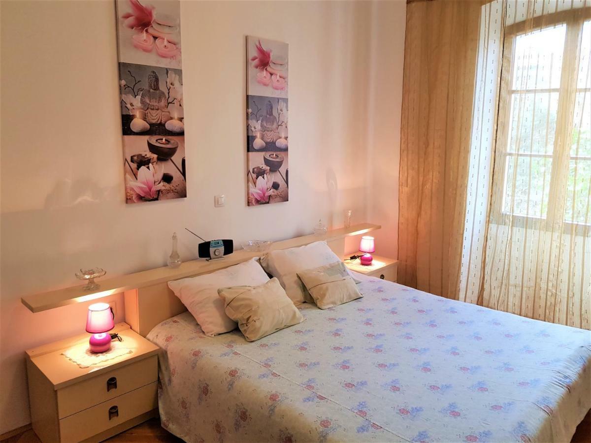 Noemi City Apartments Пула Экстерьер фото