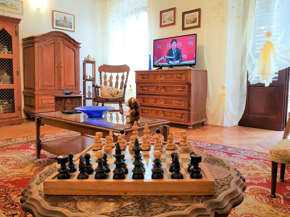 Noemi City Apartments Пула Экстерьер фото
