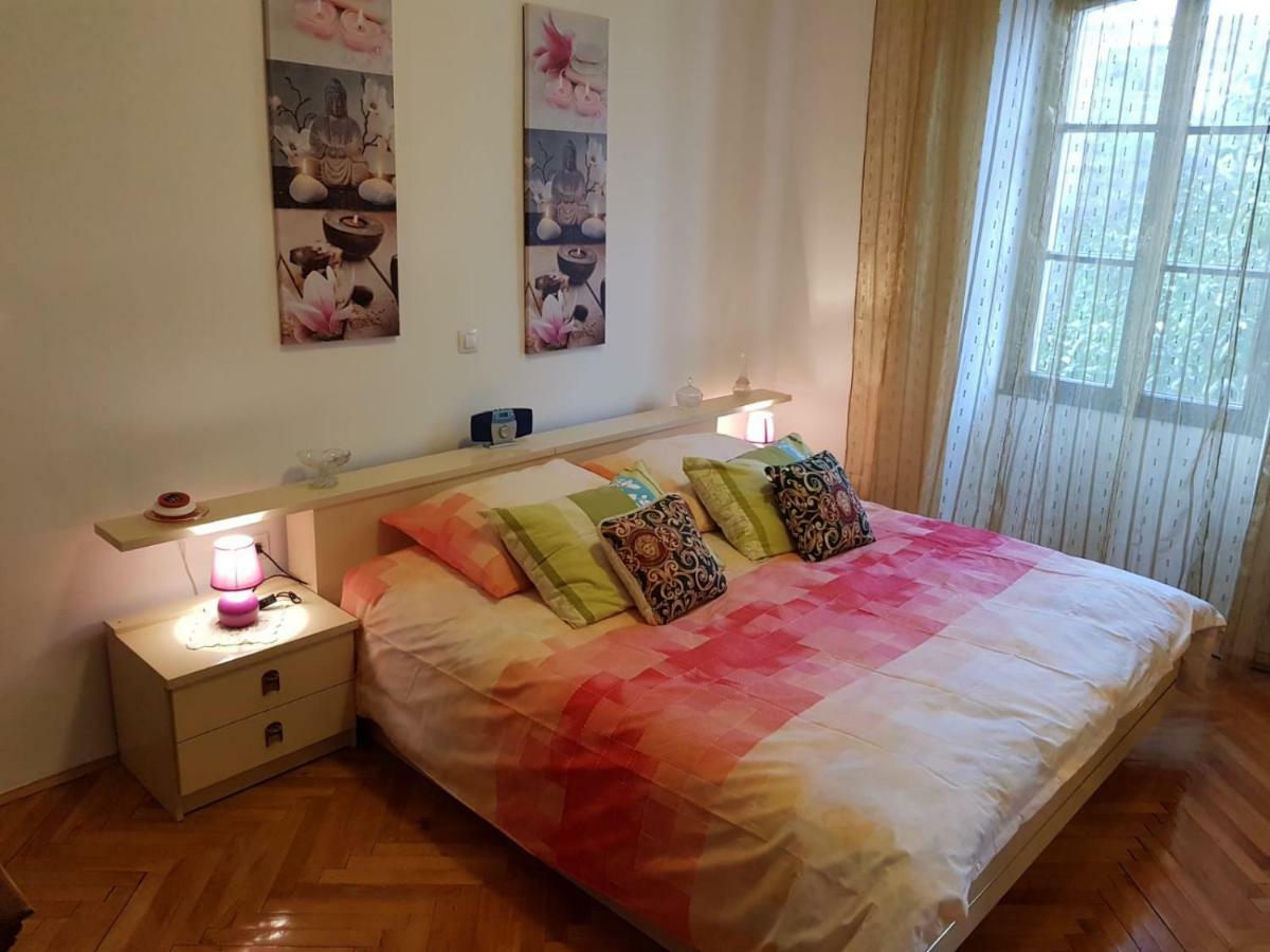 Noemi City Apartments Пула Экстерьер фото