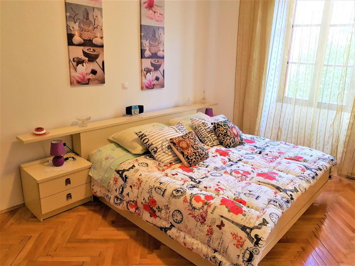 Noemi City Apartments Пула Экстерьер фото