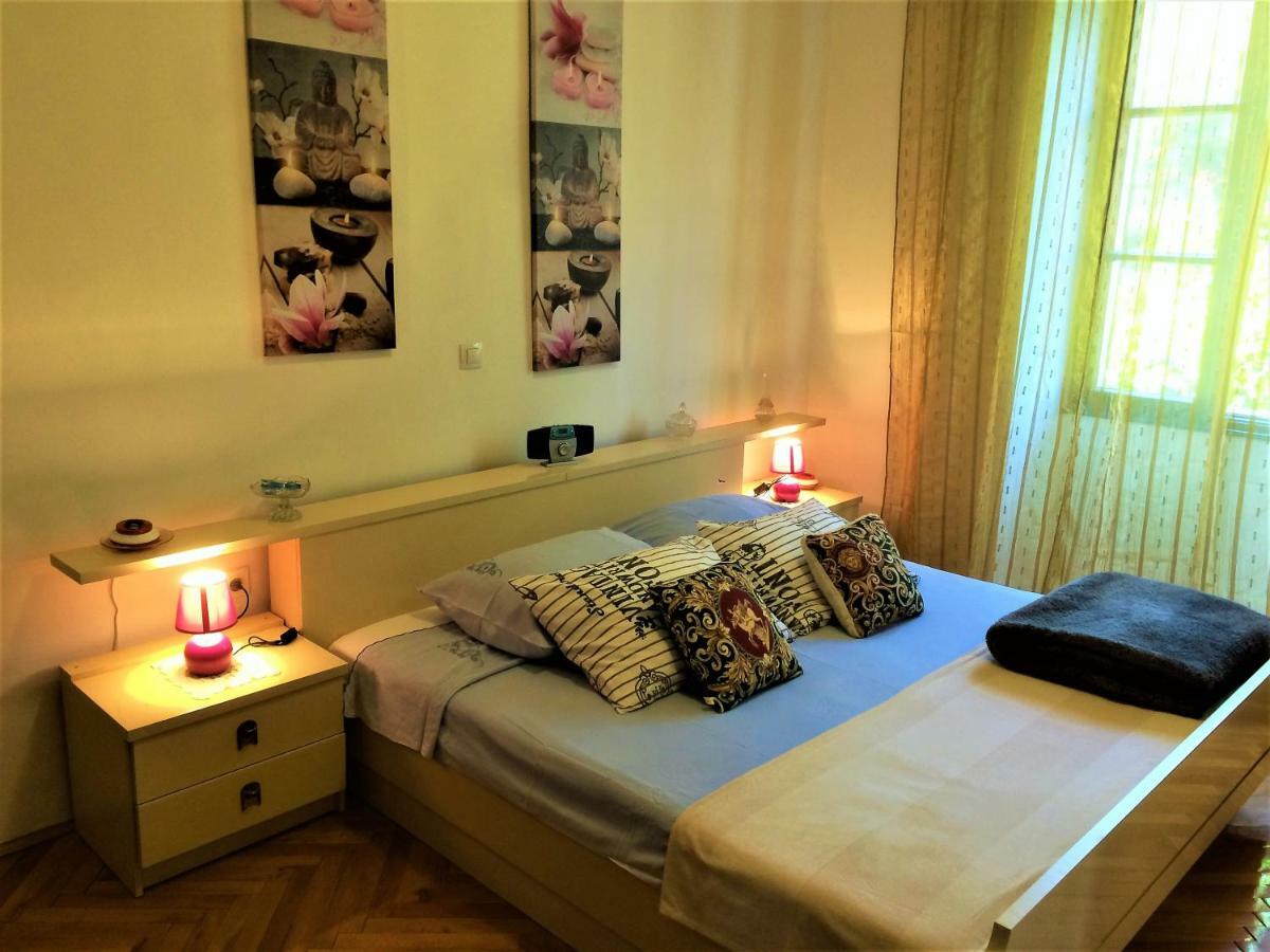 Noemi City Apartments Пула Экстерьер фото